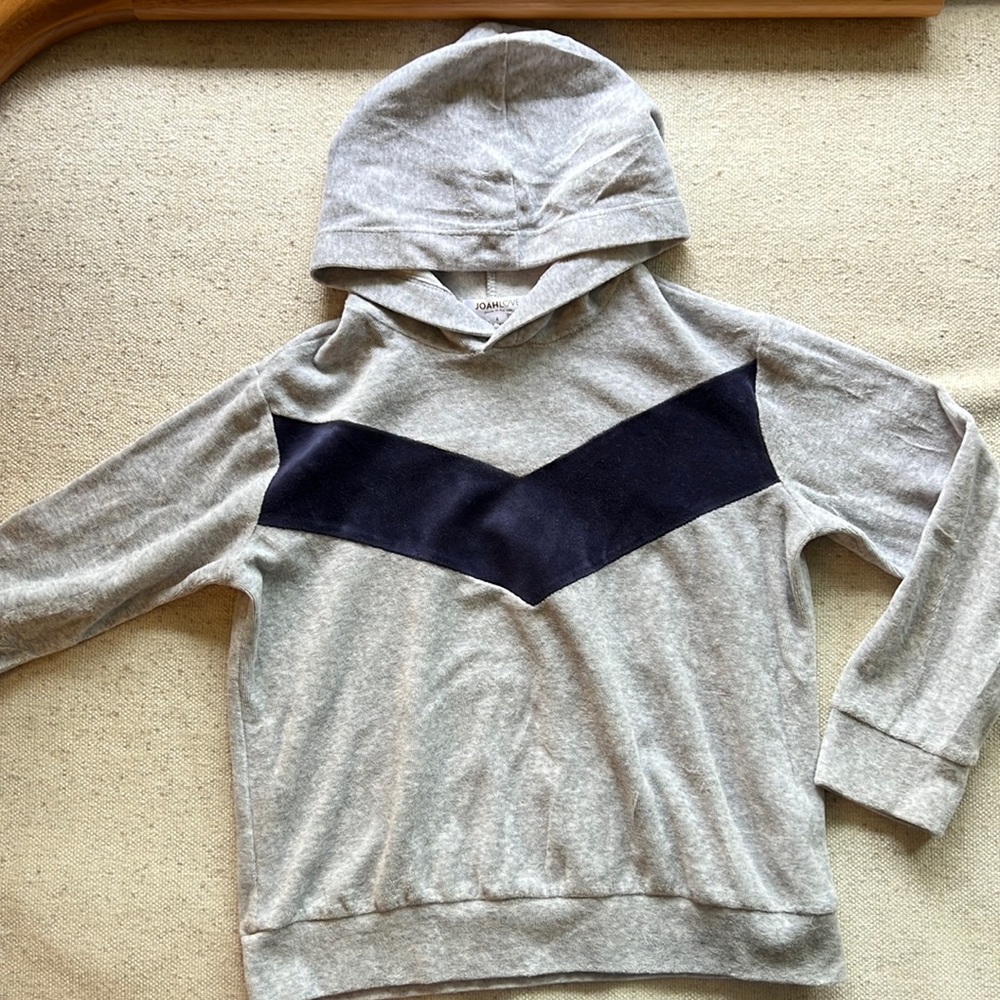 Lightweight JOAH LOVE velour hoodie, unworn size 6